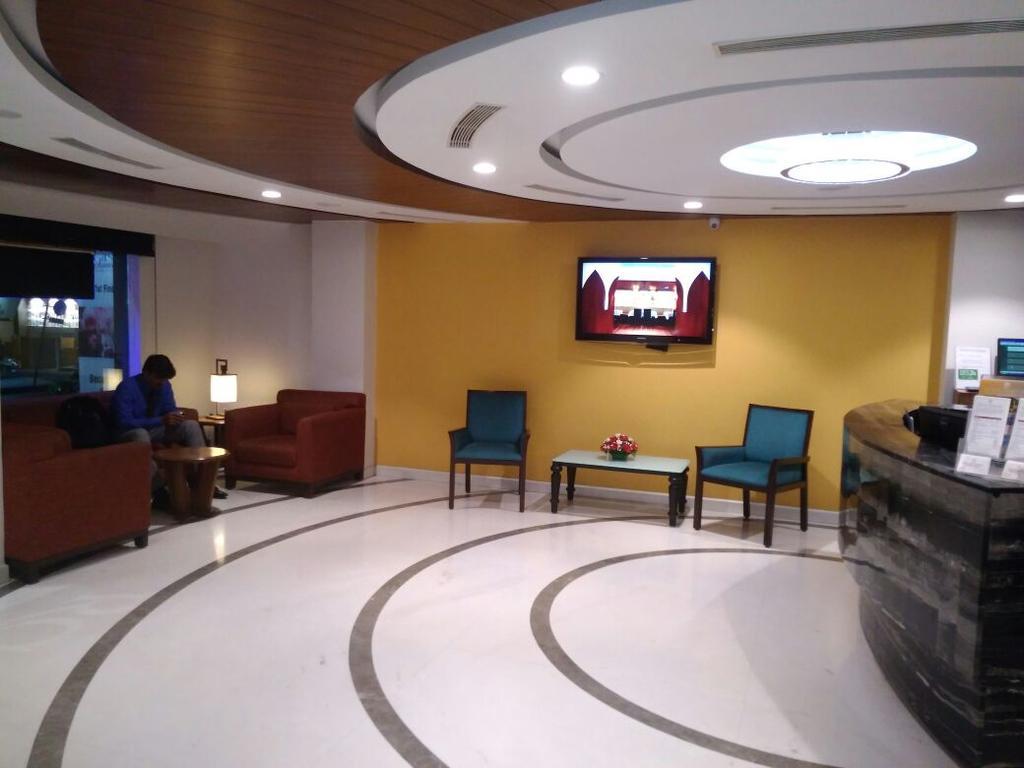 The Royal Comfort Бангалор Екстериор снимка